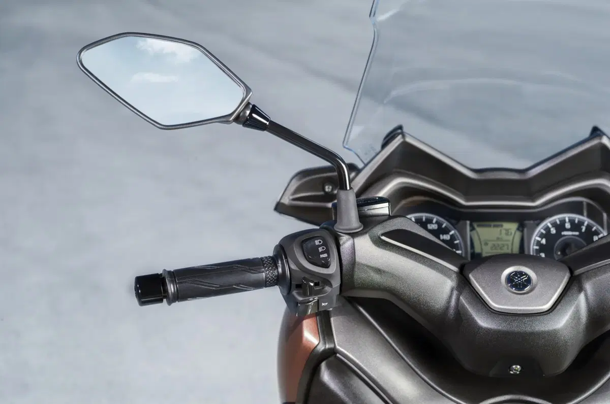 Yamaha XMAX 300 (35)