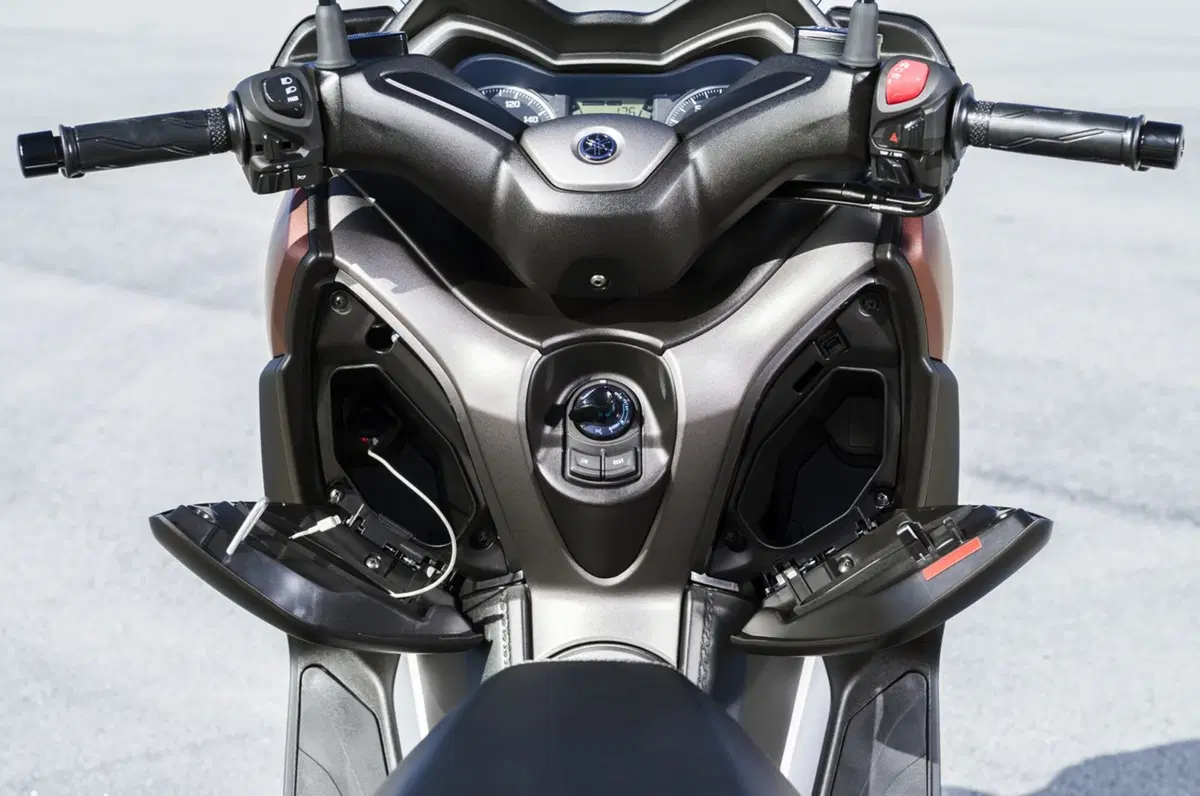 Yamaha XMAX 300 (39)