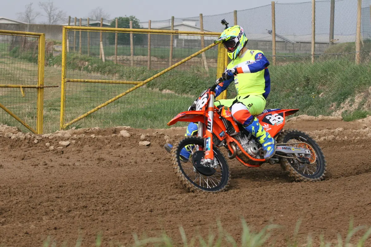 KTM Factory Edition SX-F 250 e 450. Test: il supercross non ha segreti (10)