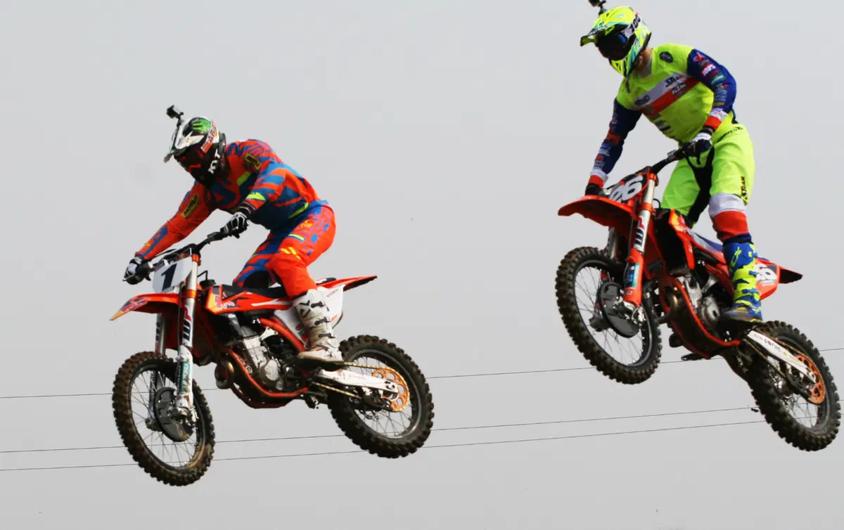 KTM Factory Edition SX-F 250 e 450. Test: il supercross non ha segreti (8)