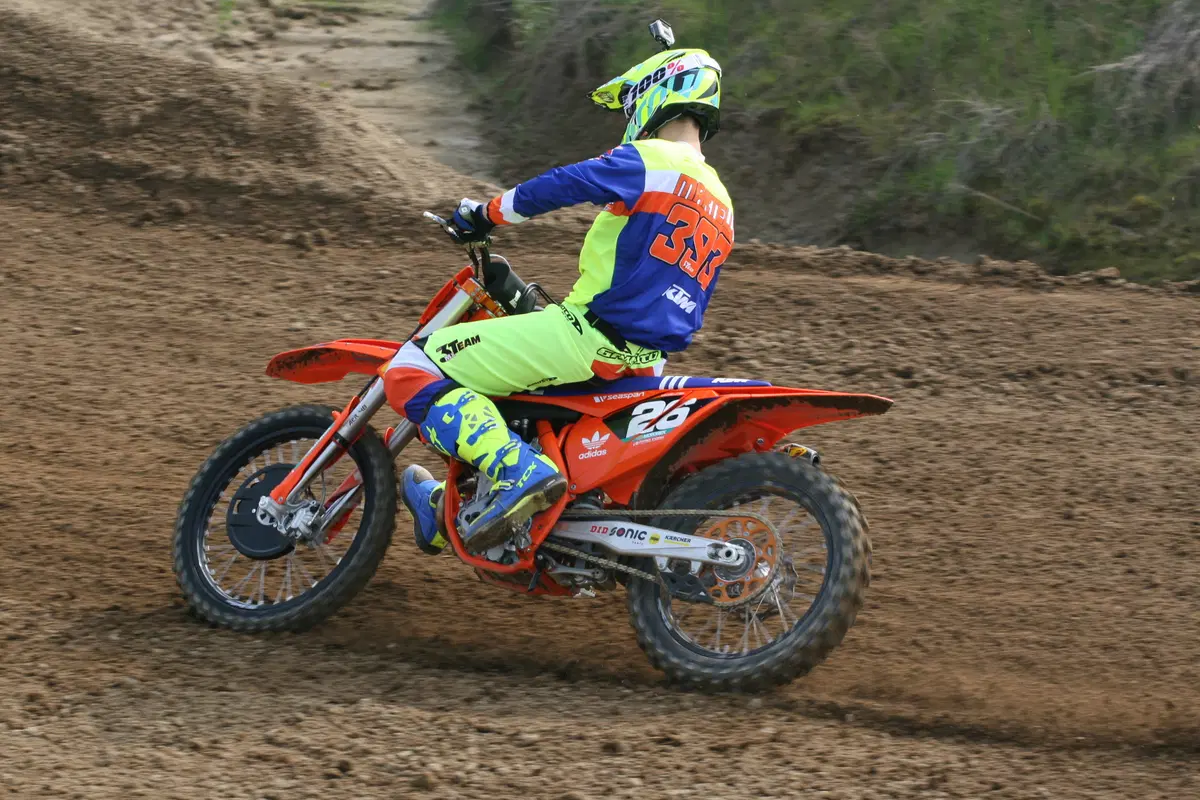 KTM Factory Edition SX-F 250 e 450. Test: il supercross non ha segreti (17)