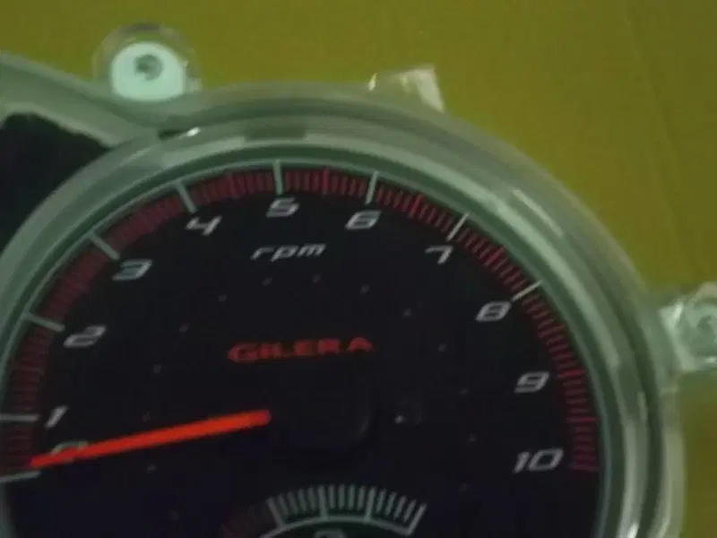 STRUMENTAZIONE GP 800 Gilera GP 800 (4)