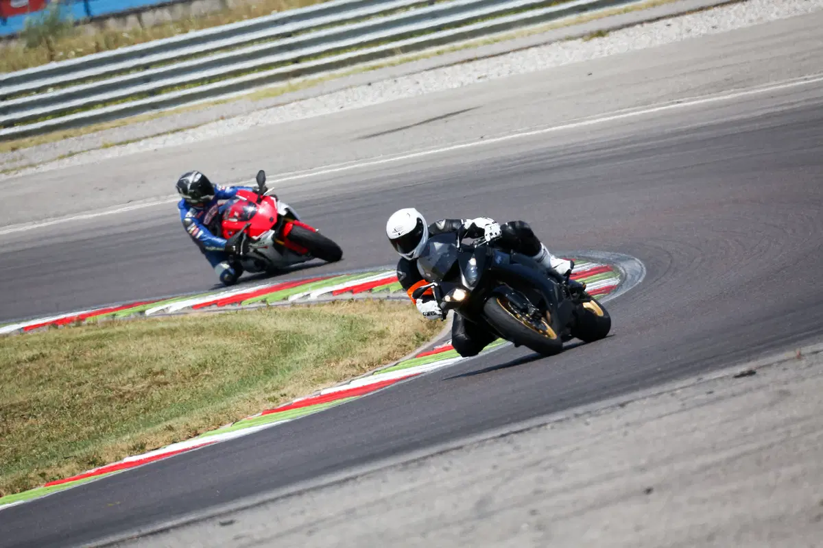 Riding School Luca Pedersoli: rimandati in pista (15)