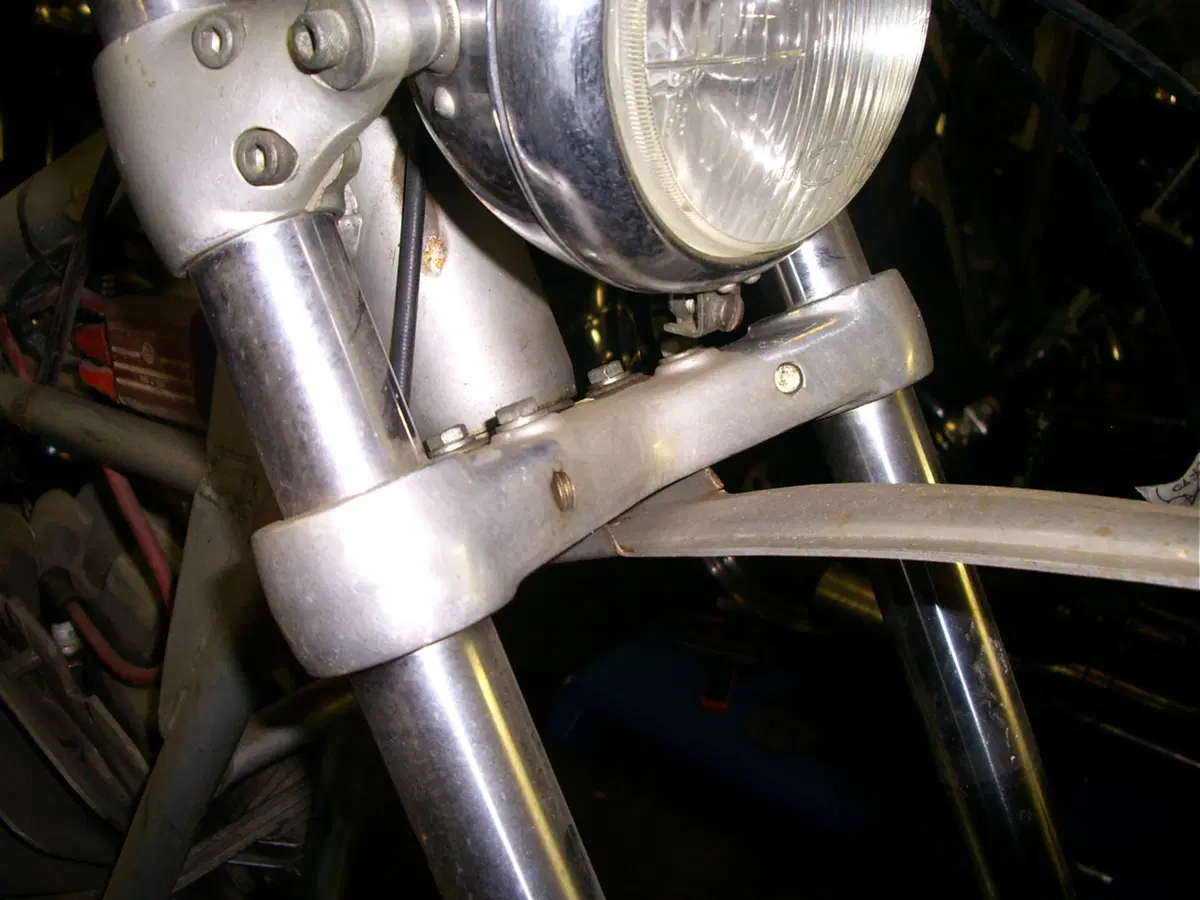 Restaurando, sesta puntata: SWM Six Days ES 125 (18)