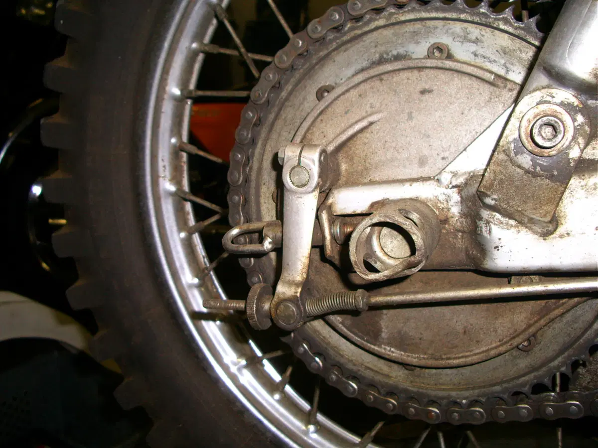 Restaurando, sesta puntata: SWM Six Days ES 125 (19)