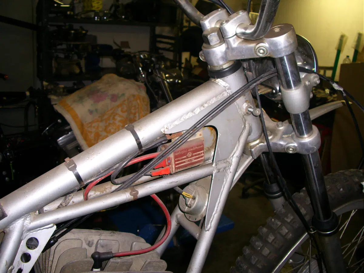 Restaurando, sesta puntata: SWM Six Days ES 125 (20)