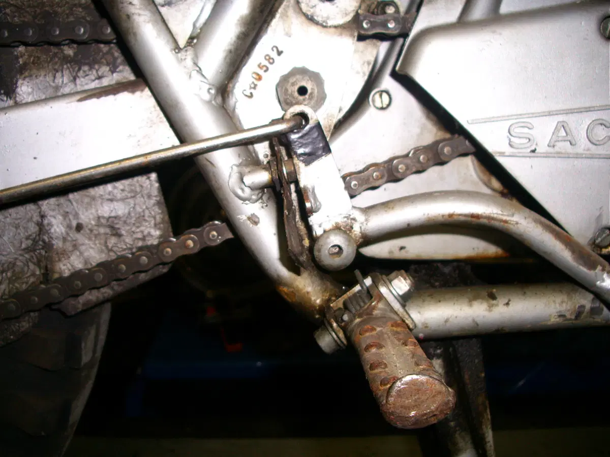 Restaurando, sesta puntata: SWM Six Days ES 125 (21)