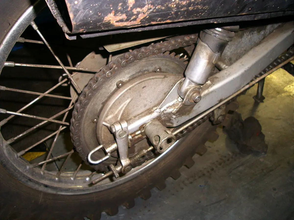 Restaurando, sesta puntata: SWM Six Days ES 125 (23)