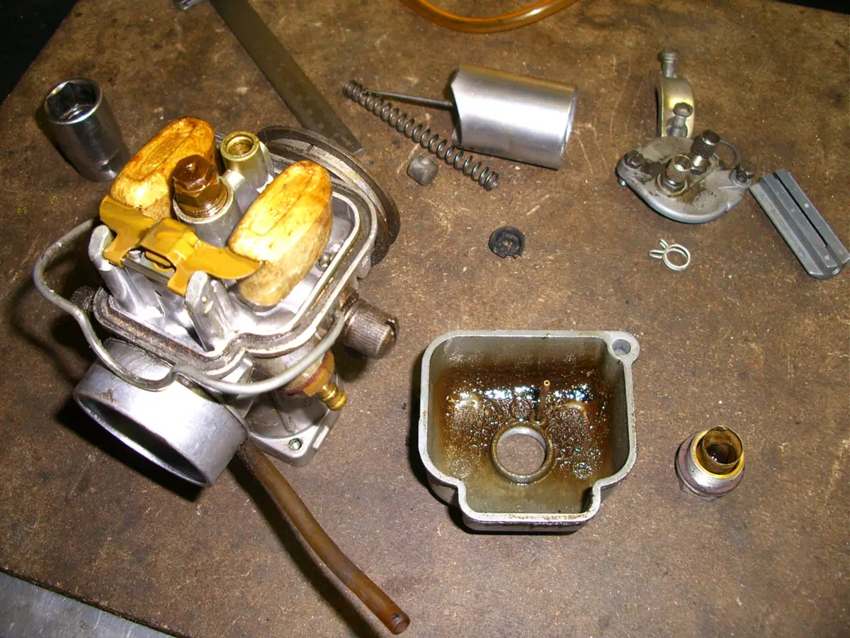 Restaurando, sesta puntata: SWM Six Days ES 125 (39)