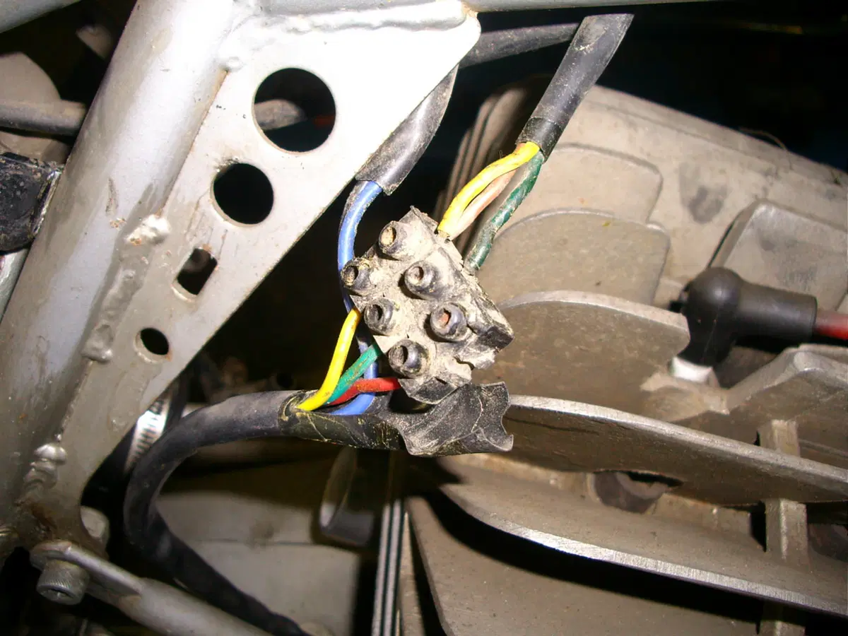 Restaurando, sesta puntata: SWM Six Days ES 125 (43)