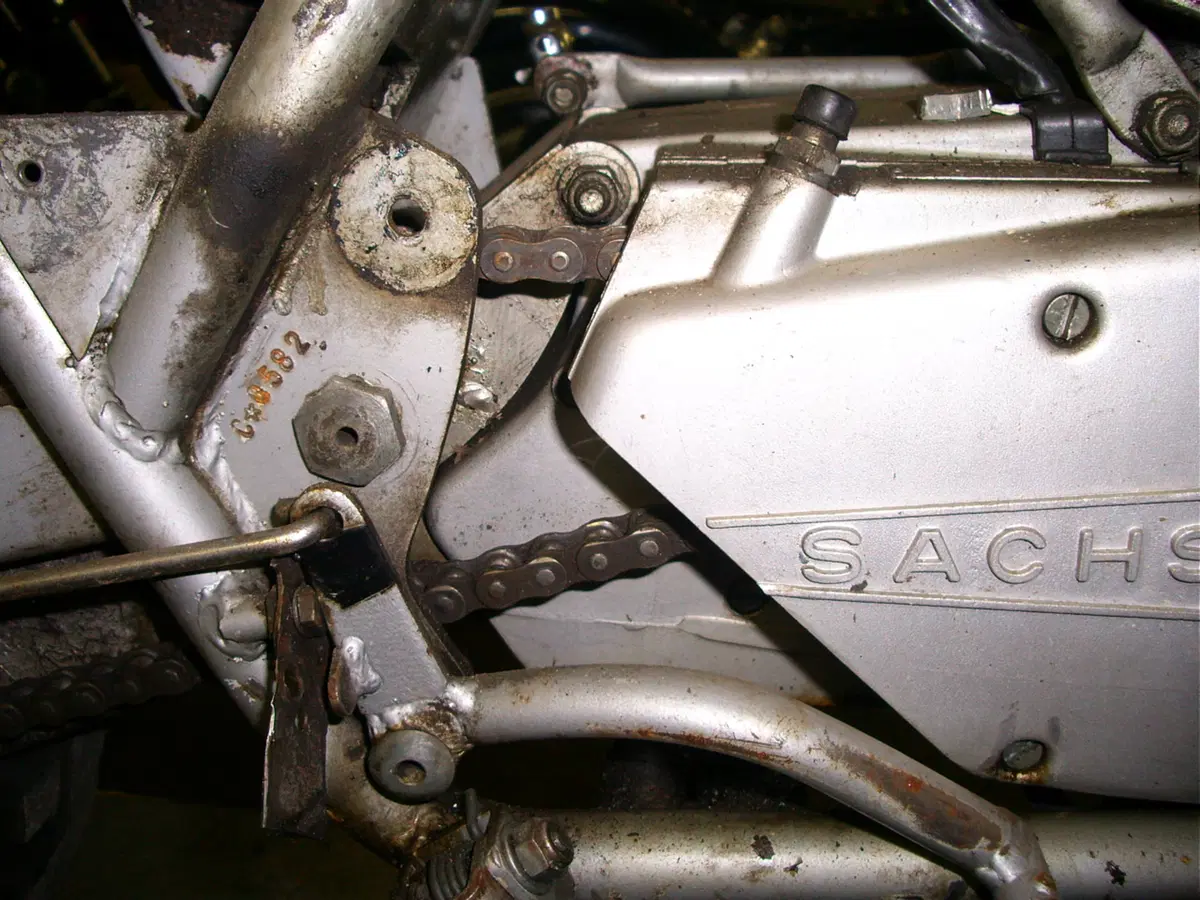 Restaurando, sesta puntata: SWM Six Days ES 125 (44)