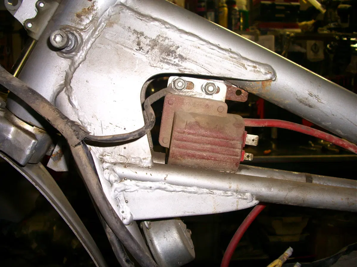 Restaurando, sesta puntata: SWM Six Days ES 125 (45)