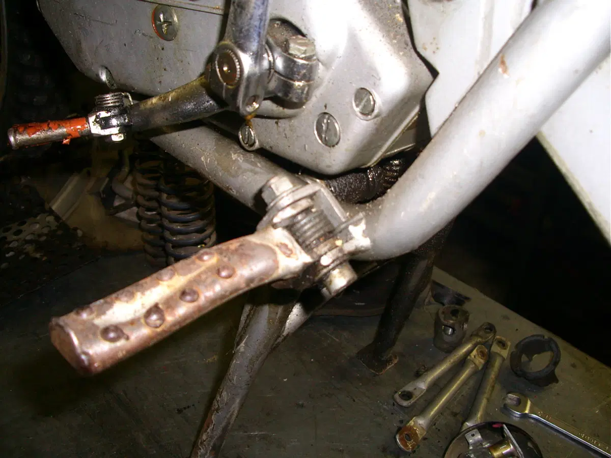 Restaurando, sesta puntata: SWM Six Days ES 125 (48)