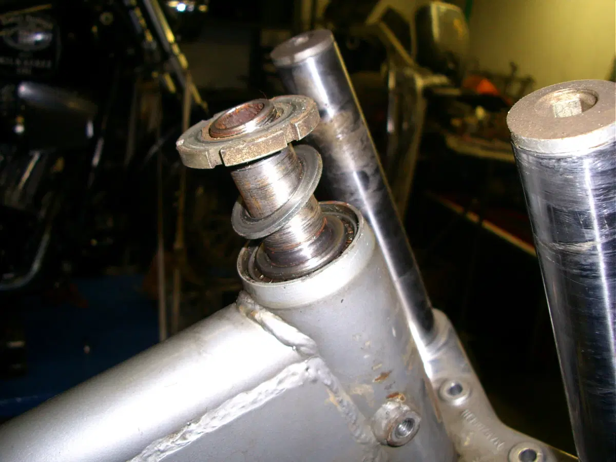 Restaurando, sesta puntata: SWM Six Days ES 125 (61)