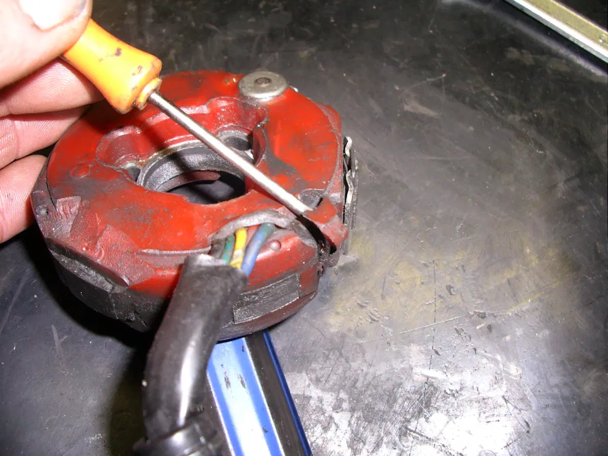Restaurando, sesta puntata: SWM Six Days ES 125 (59)