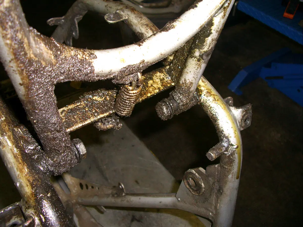 Restaurando, sesta puntata: SWM Six Days ES 125 (67)