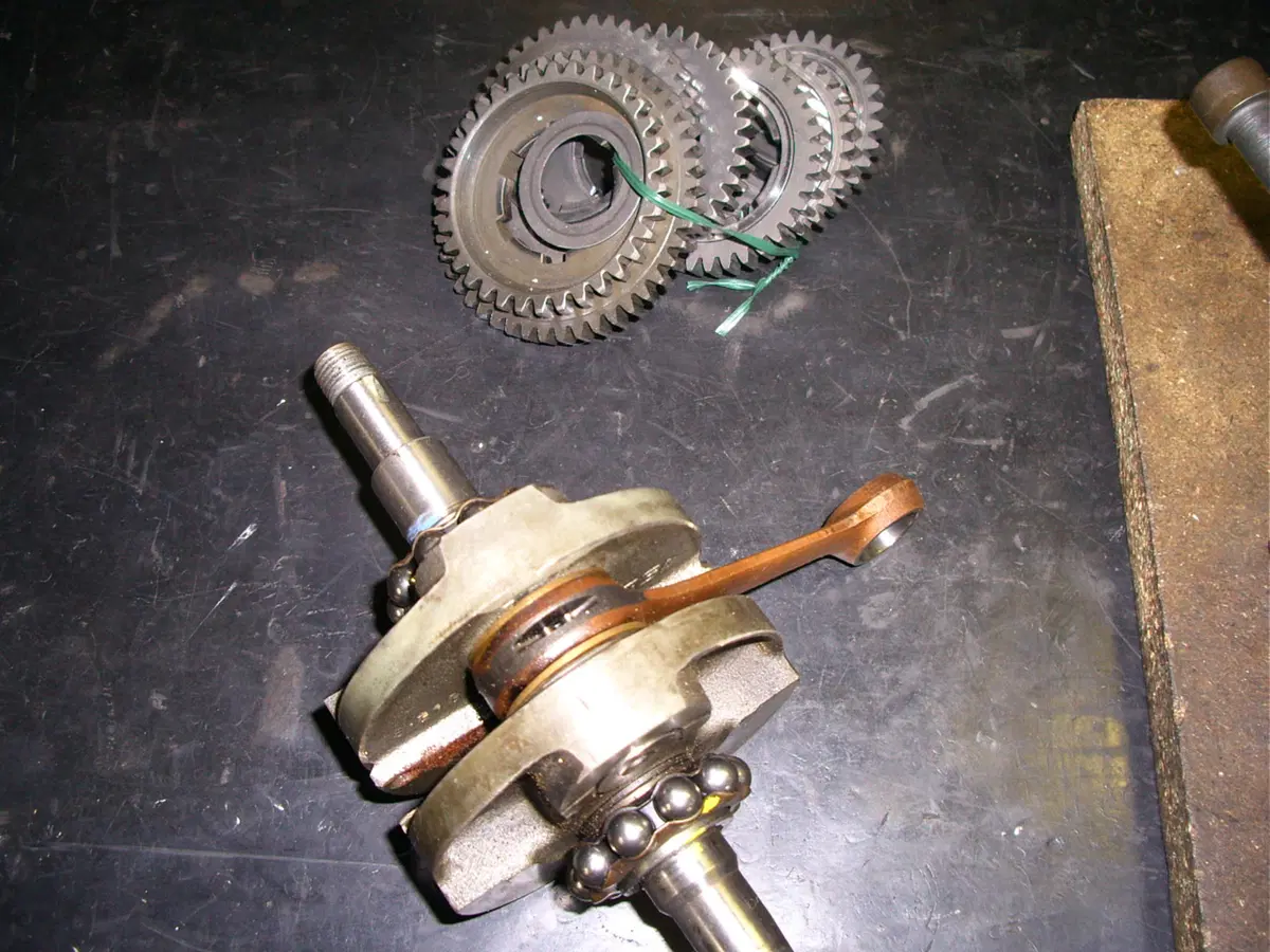 Restaurando, sesta puntata: SWM Six Days ES 125 (88)