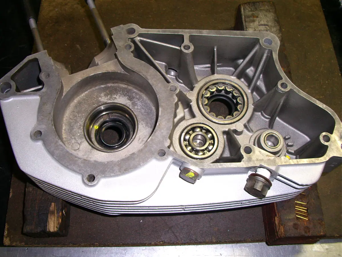 Restaurando, sesta puntata: SWM Six Days ES 125 (89)
