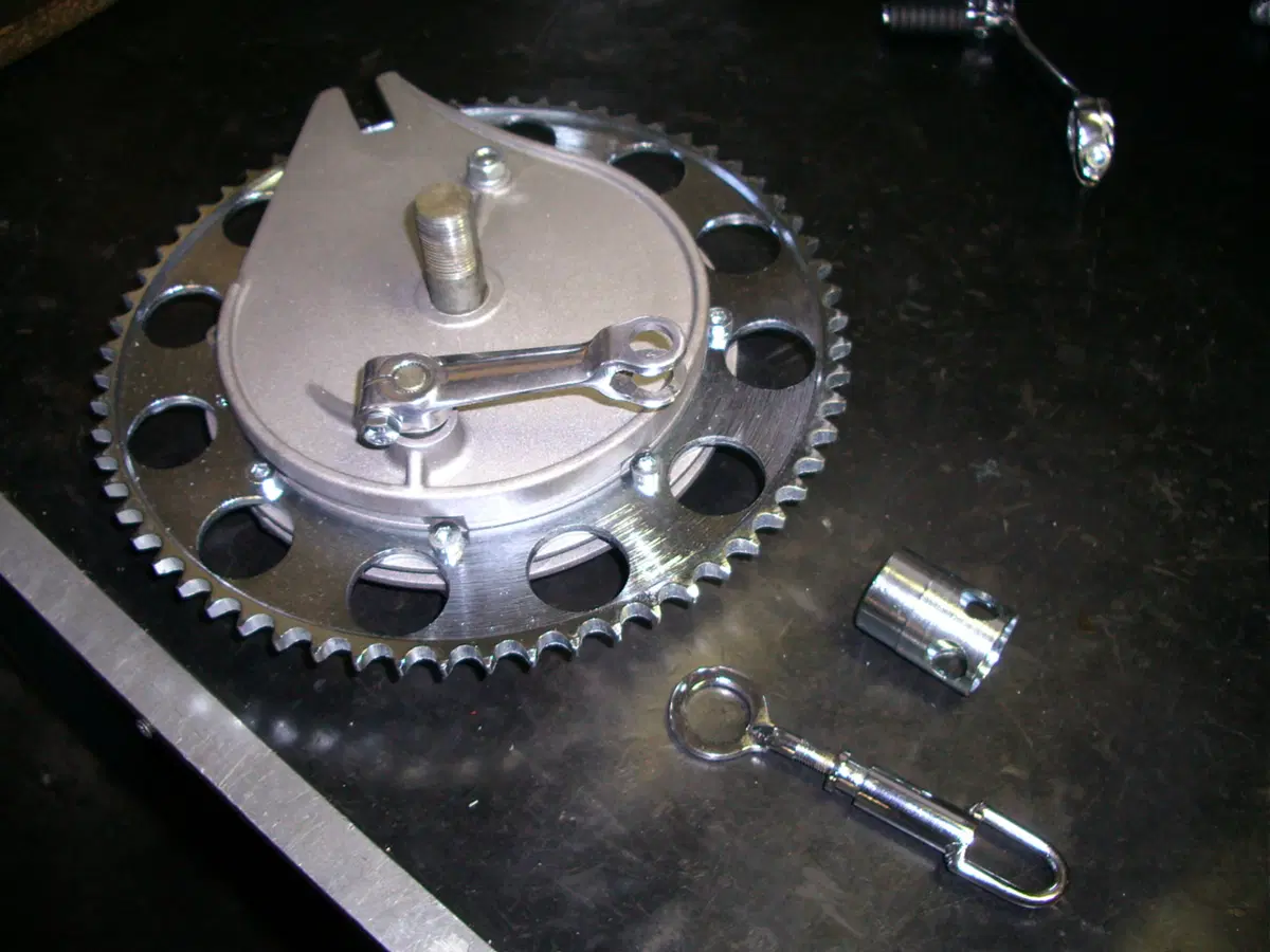 Restaurando, sesta puntata: SWM Six Days ES 125 (95)