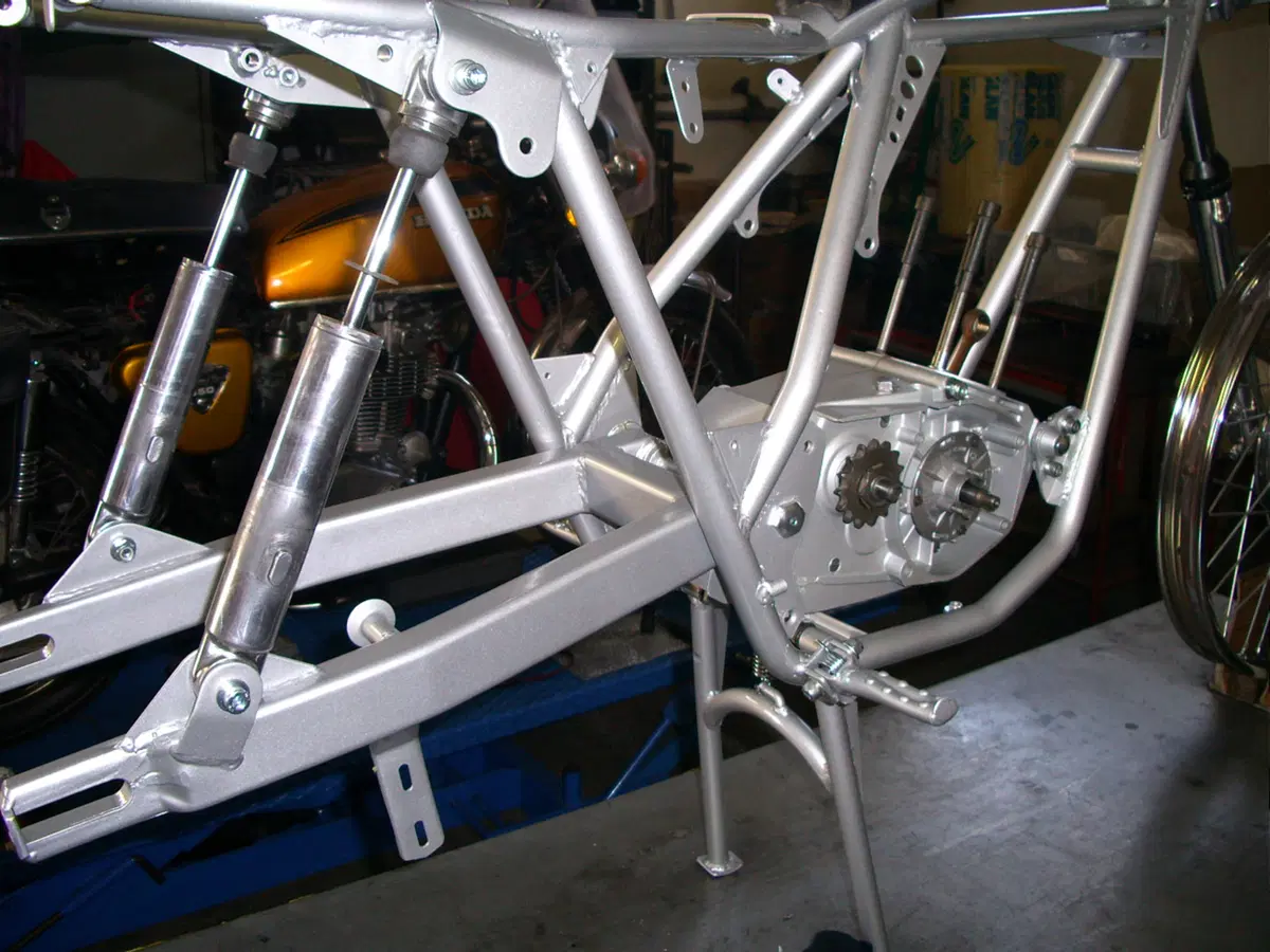 Restaurando, sesta puntata: SWM Six Days ES 125 (97)