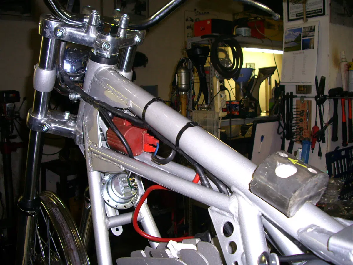Restaurando, sesta puntata: SWM Six Days ES 125 (107)