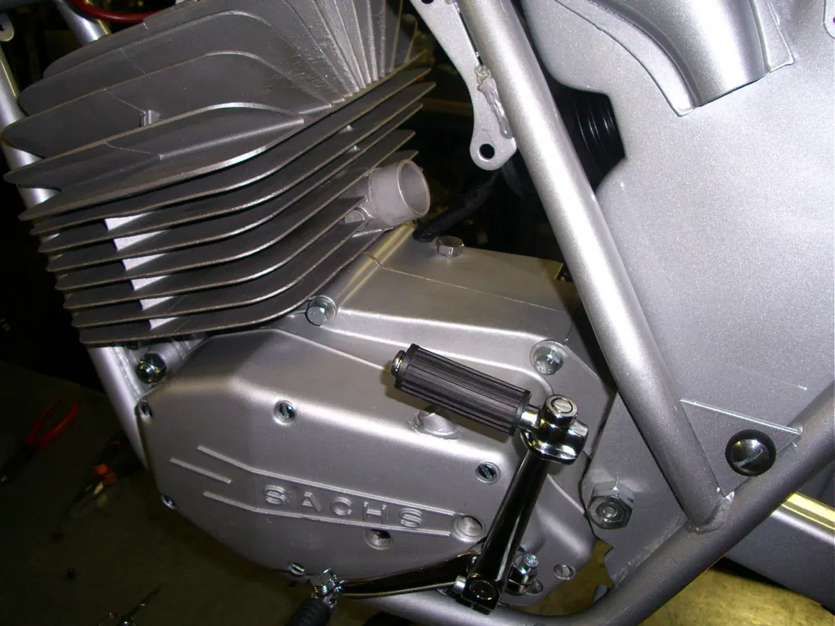 Restaurando, sesta puntata: SWM Six Days ES 125 (108)