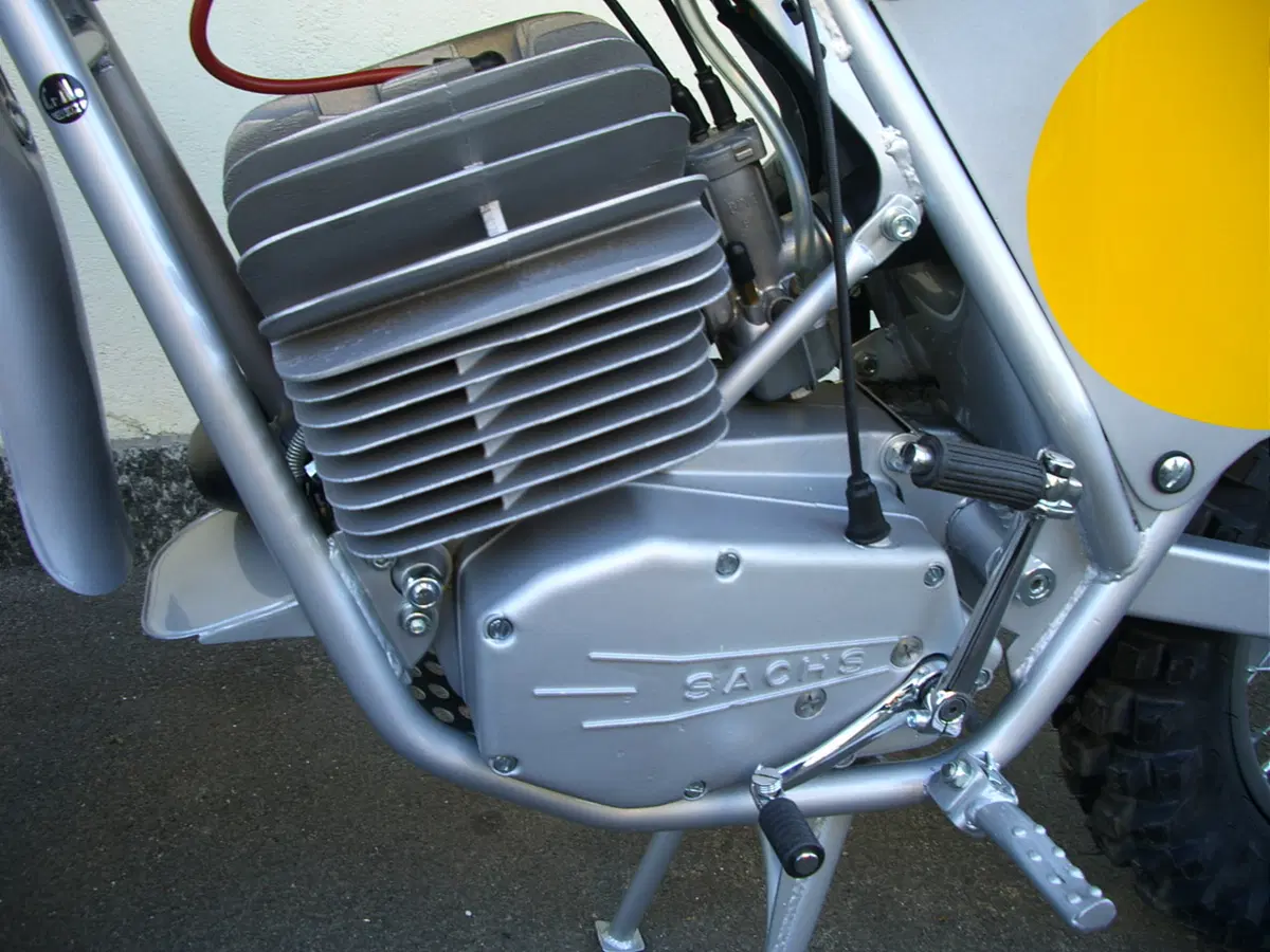 Restaurando, sesta puntata: SWM Six Days ES 125 (13)