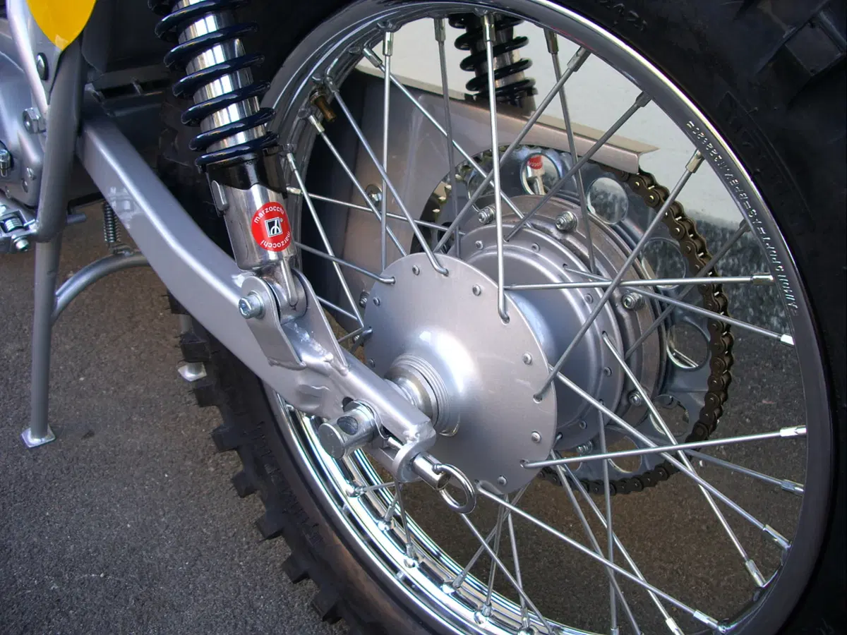 Restaurando, sesta puntata: SWM Six Days ES 125 (112)