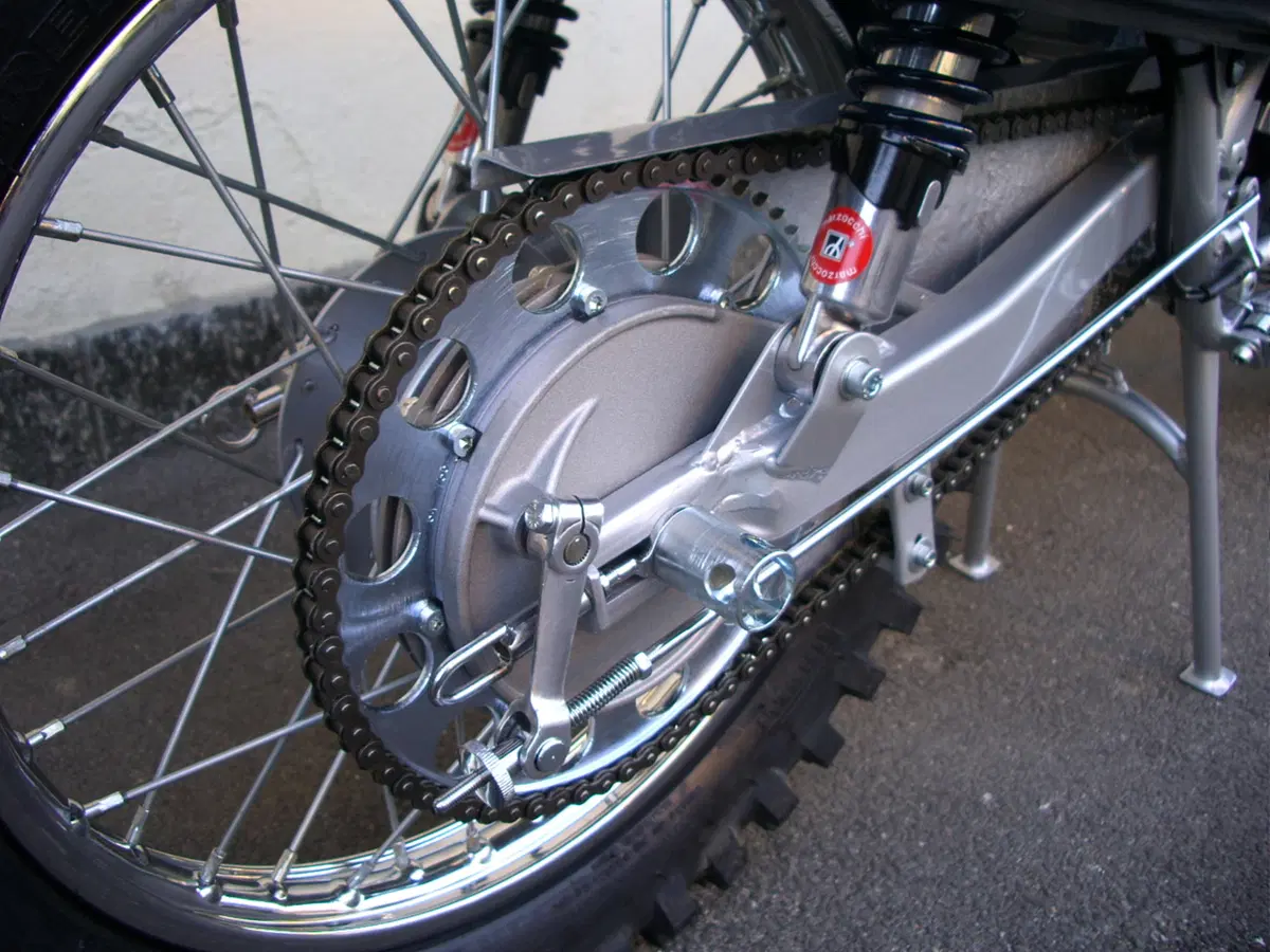 Restaurando, sesta puntata: SWM Six Days ES 125 (11)