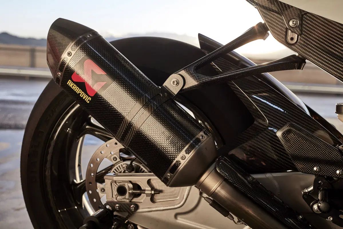BMW HP4 RACE. La speciale 1000 RR in serie limitata da 80.000 euro (9)
