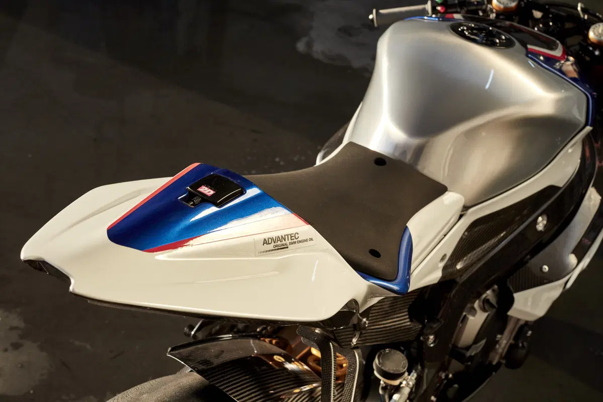 BMW HP4 RACE. La speciale 1000 RR in serie limitata da 80.000 euro (12)