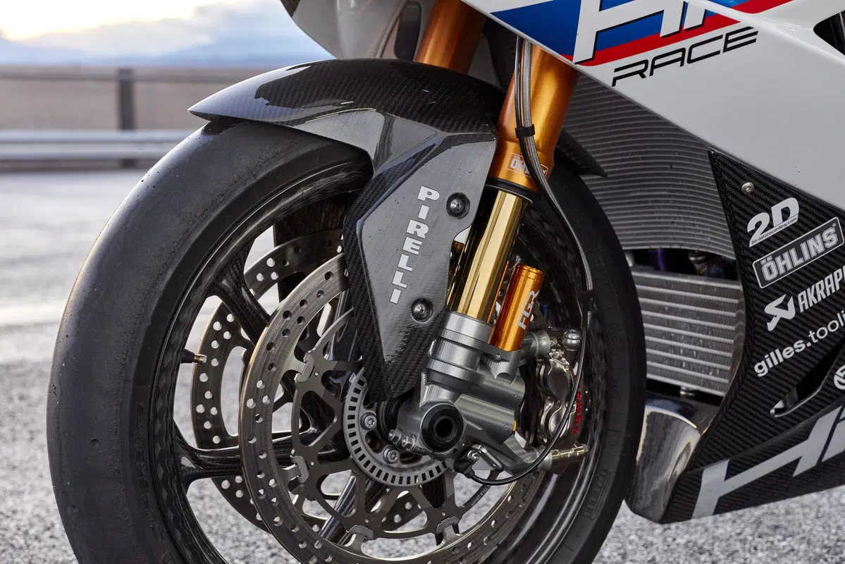 BMW HP4 RACE. La speciale 1000 RR in serie limitata da 80.000 euro (14)