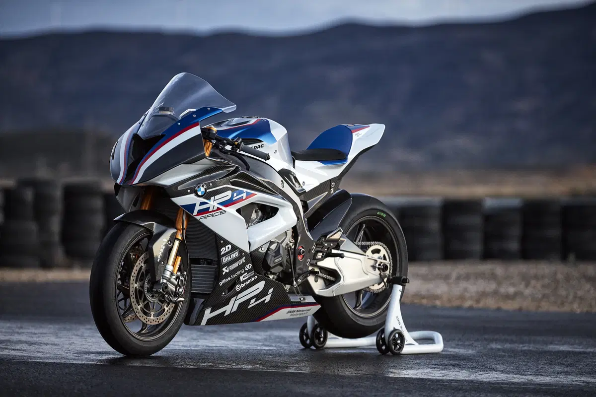 BMW HP4 RACE. La speciale 1000 RR in serie limitata da 80.000 euro (15)