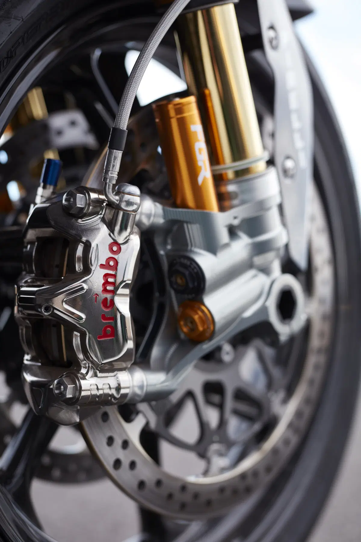 BMW HP4 RACE. La speciale 1000 RR in serie limitata da 80.000 euro (19)