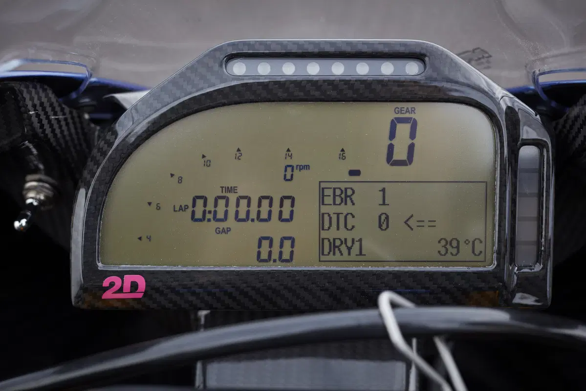 BMW HP4 RACE. La speciale 1000 RR in serie limitata da 80.000 euro (20)