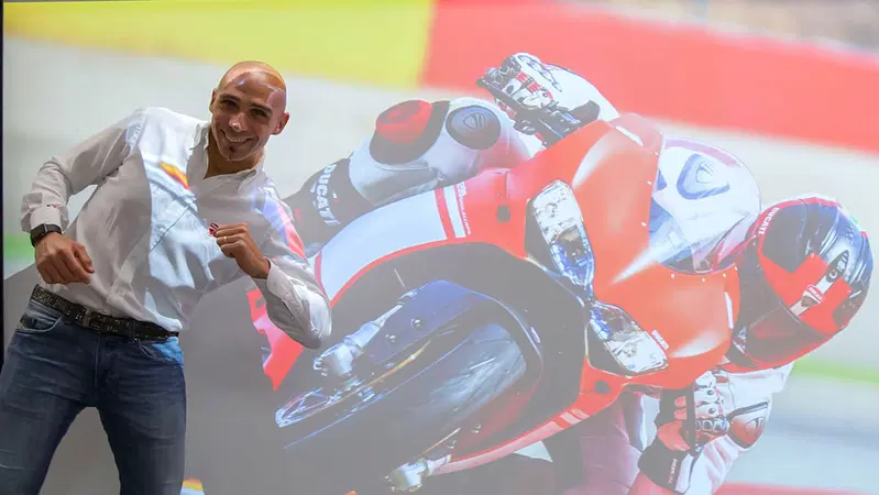 Ducati Superleggera, Alessandro Valia: "2 secondi pi&ugrave; veloce"