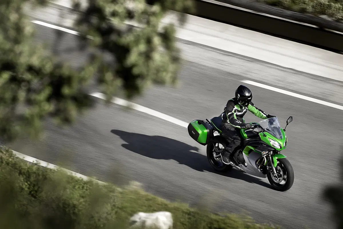 Kawasaki 2016: ER-6n, ER-6f, Versys 650 e Vulcan S,  colori e prezzi (5)