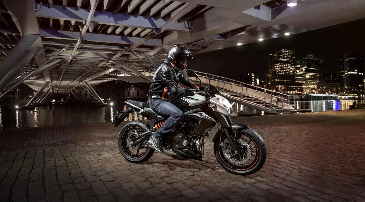 Kawasaki 2016: ER-6n, ER-6f, Versys 650 e Vulcan S,  colori e prezzi
