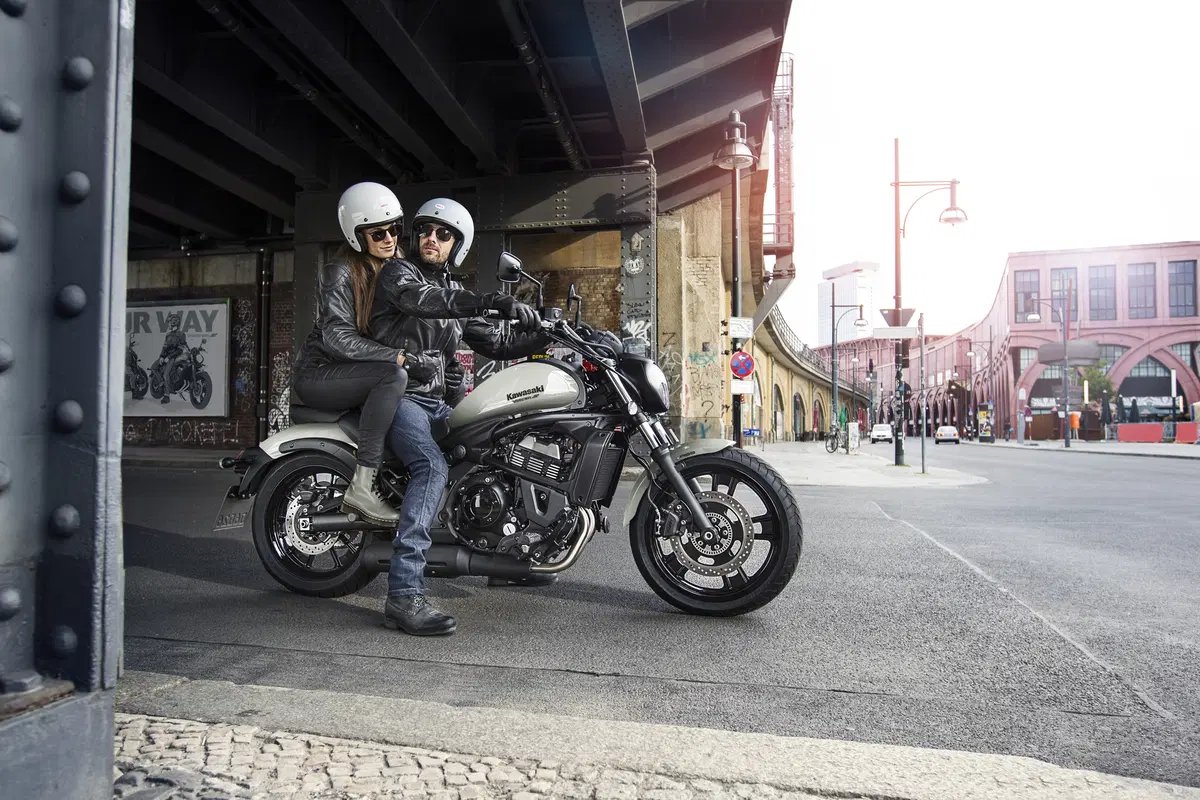Kawasaki 2016: ER-6n, ER-6f, Versys 650 e Vulcan S,  colori e prezzi (13)