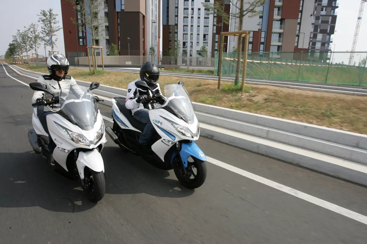 Kawasaki J300 by Polini vs J300 (6)