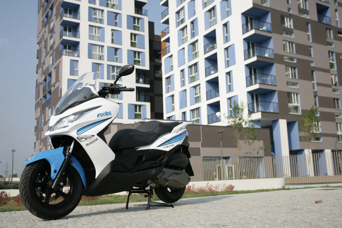 Kawasaki J300 by Polini vs J300 (12)