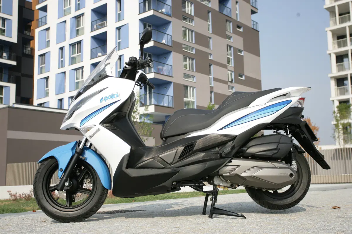 Kawasaki J300 by Polini vs J300 (10)