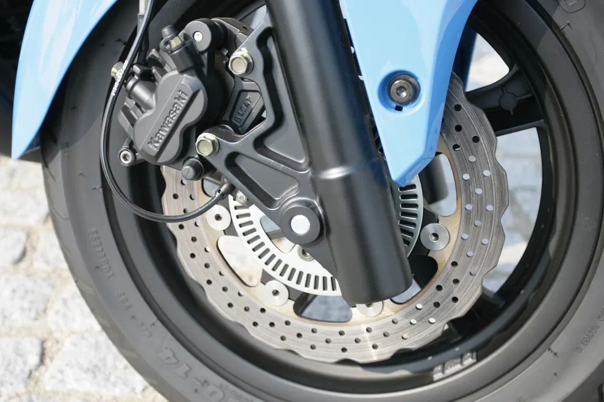 Kawasaki J300 by Polini vs J300 (23)