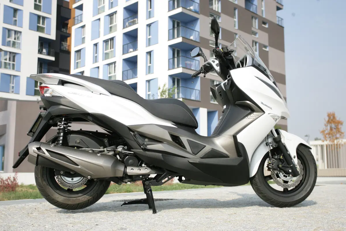 Kawasaki J300 by Polini vs J300 (13)