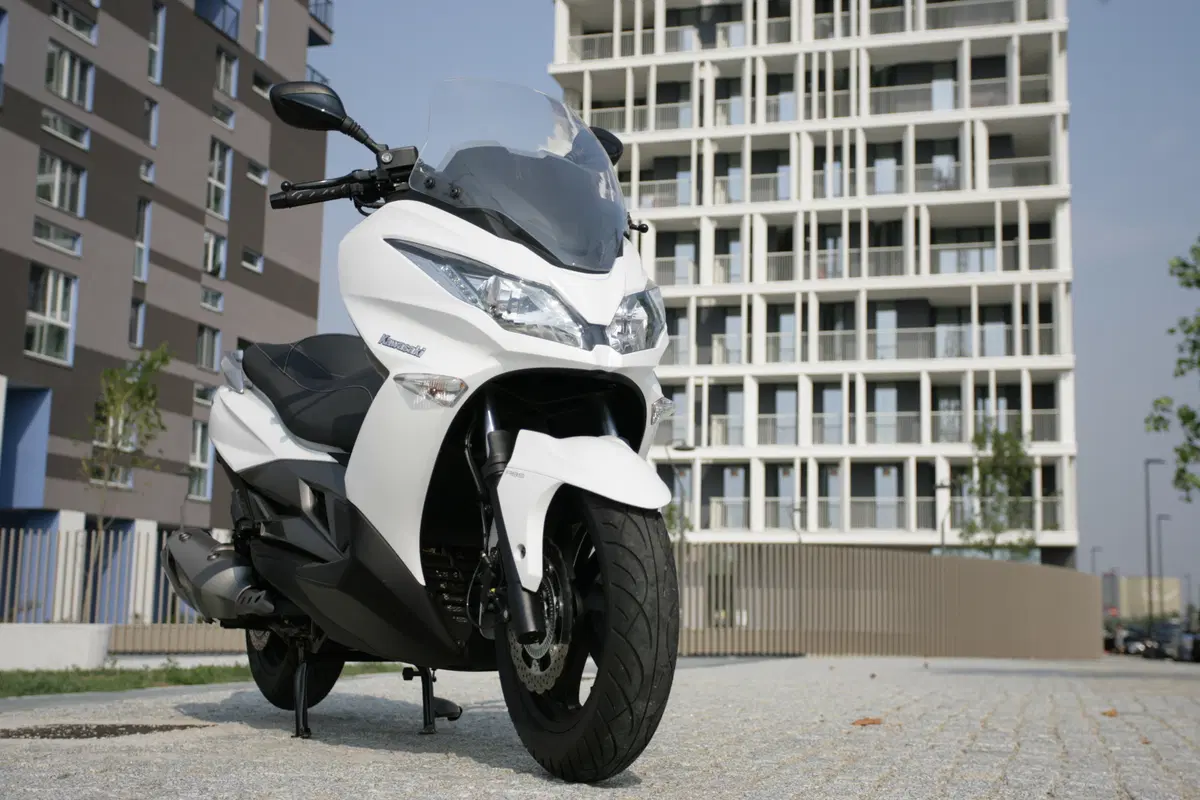 Kawasaki J300 by Polini vs J300 (14)
