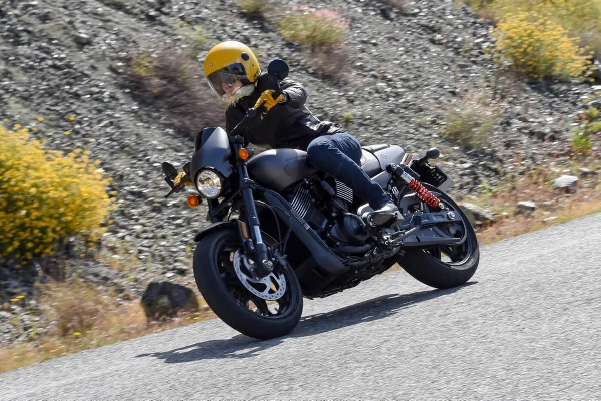 Harley-Davidson Street Rod 750 (8)