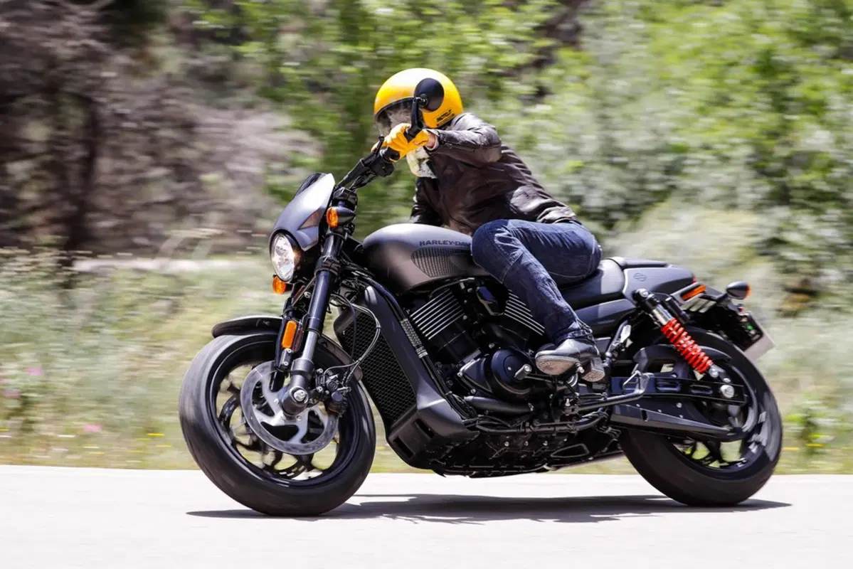 Harley-Davidson Street Rod 750 (12)