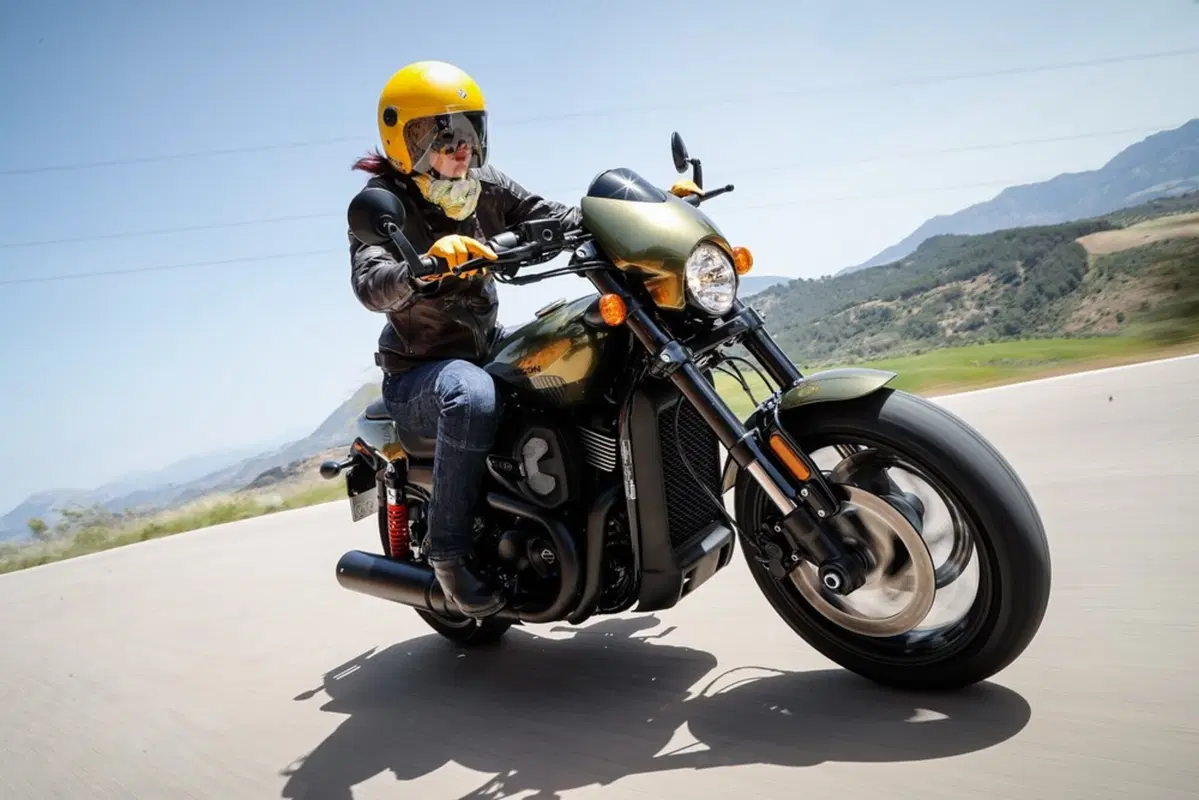 Harley-Davidson Street Rod 750 (16)