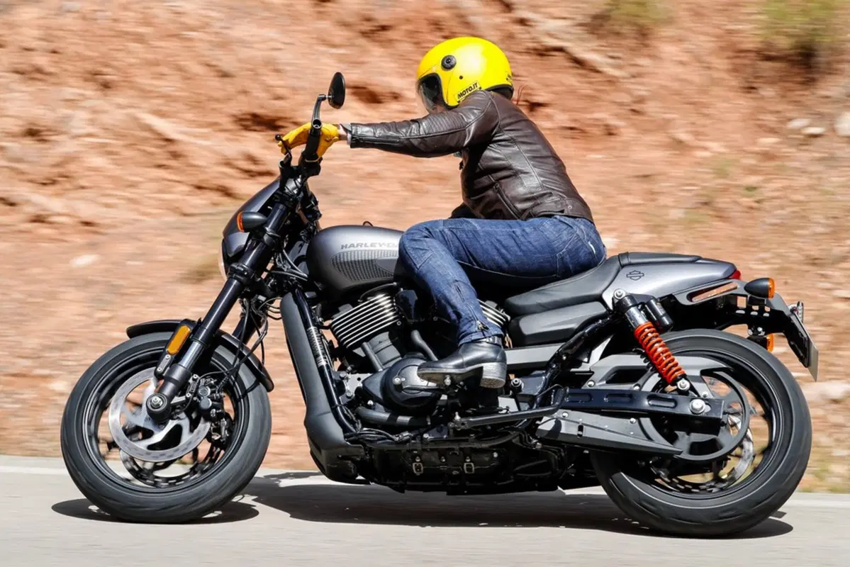 Harley-Davidson Street Rod 750 (3)