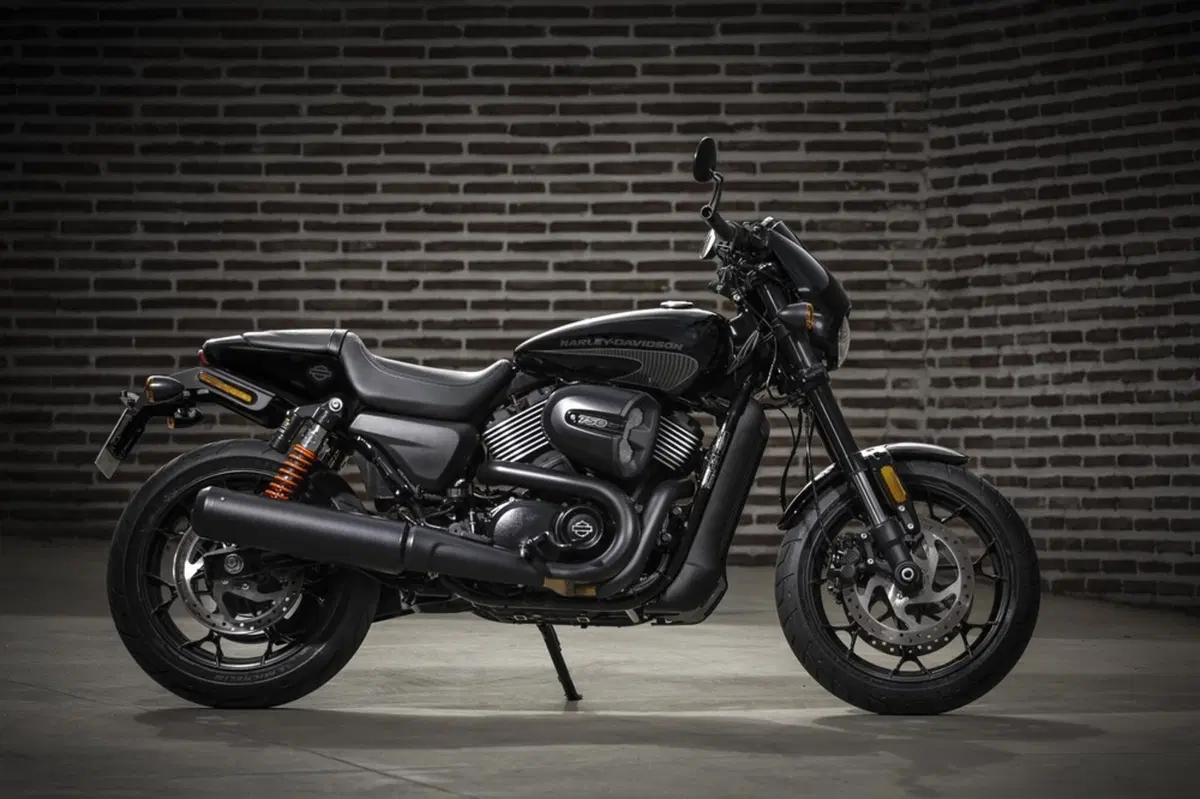 Harley-Davidson Street Rod 750 (22)